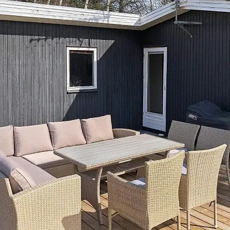 6 Person Holiday In