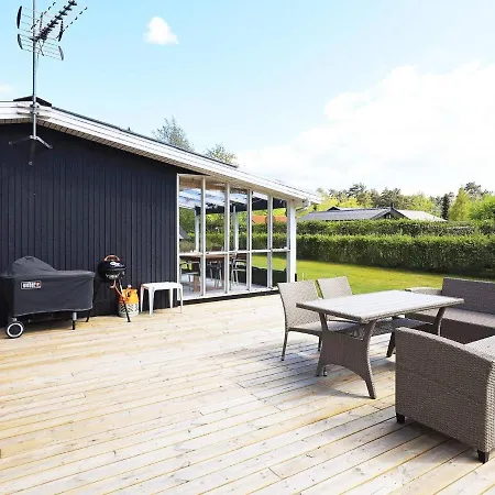Hébergement de vacances 6 Person Holiday In *