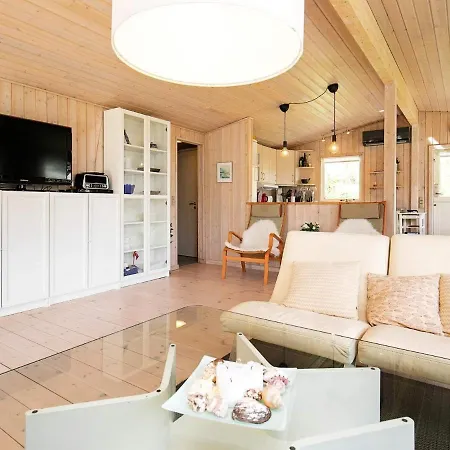 6 Person Holiday In *